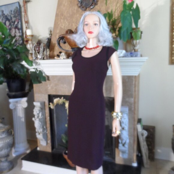 Dolce & Gabbana Virgin Wool Burgundy Sheath Dress w/Black Trim Size IT 44- US 8 - Picture 2 of 16
